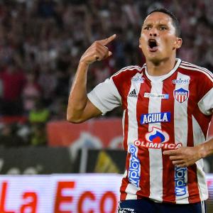 Carlos Arturo Bacca celebrando uno de sus goles en cuadrangulares
