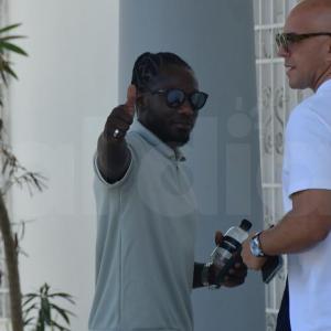 Yimmi Chará, atacante del equipo barranquillero, en su llegada a la sede deportiva