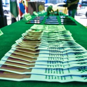 Panfletos extorsivos repartidos por los criminales para impregnar la ciudad de caos