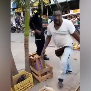 El hombre en medio de sus reclamos a las autoridades