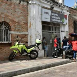 De acuerdo con los informes preliminares, la situación se tornó tensa cuando, al parecer, Chica y Carrillo intentaron impedir el paso de los agentes policiales a la zona lanzándoles piedras.