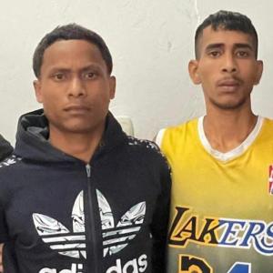 Los dos sujetos fueron dejados a disposición de un fiscal para su presentación a audiencias preliminares.