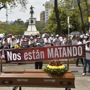 Imagen de platón de familiares y amigos del comerciante asesinato en Soledad.