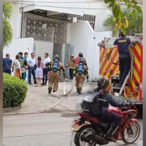 A eso de las 3:00 se pidió evacuar el centro médico, acción que se adelantó de manera organizada en el centro asistencial