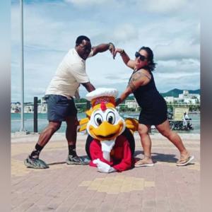 El bailarín del pollo Frisby durante el polémico video