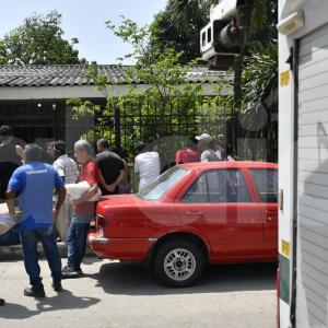 Las autoridades respondieron al llamado para llevar a cabo el levantamiento del cuerpo y comenzar las investigaciones pertinentes 