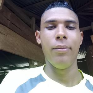 El hombre asesinado en horas de la mañana de este domingo