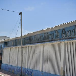 Fachada de la Institución Educativa Nuestra Señora de Guadalupe, única autorizada, en el barrio Los Cerezos de Soledad