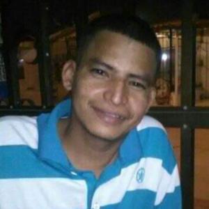 Los reportes preliminares indicaron que se encontraba en la carrera 24 con calle 12, del sector mencionado, cuando fue foco del atentado a bala