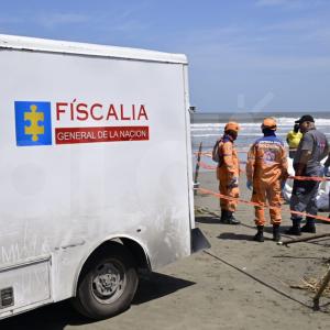 Momentos en que la Fiscalía llega a las playas para hacer el levantamiento de los cadáveres