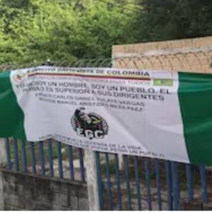 Una de las pancartas instaladas