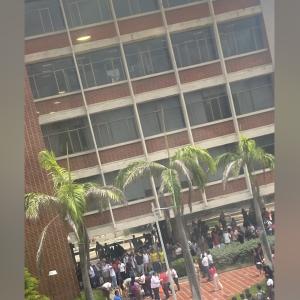 Segundos posteriores a la caída de joven en la Universidad del Atlántico