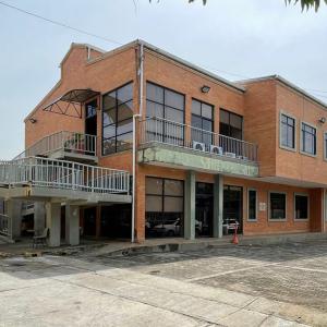 Fachada del edificio de Medicina Legal en Barranquilla