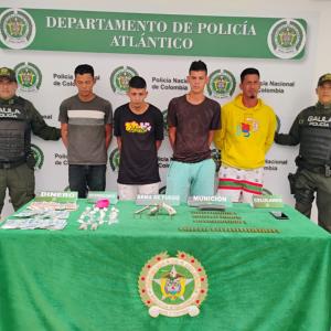 Los capturados fueron dejados a disposición de la Fiscalía General de Nación.