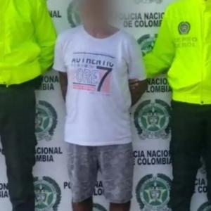 Momento en que el capturado es presentado ante los medios de comunicación