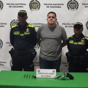 Capturado por porte ilegal de armas de fuego en el barrio Porvenir.