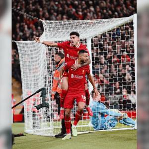 Luis Díaz celebrando en un partido con Liverpool.