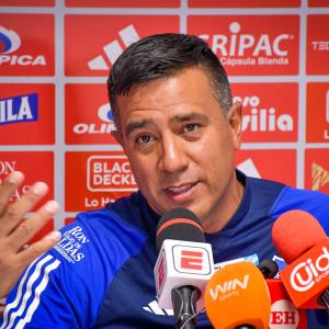 César Farías, técnico de Junior.