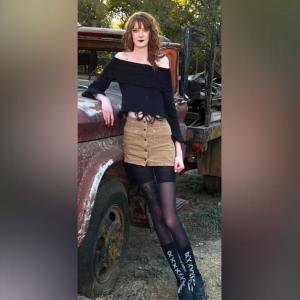 Joven que tiene las piernas más largas del mundo.