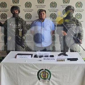 'El Peluca' en registro fotográfico para las autoridades.