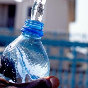 Imagen referente a una botella de agua.