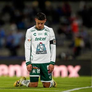 James Rodríguez con León de México.