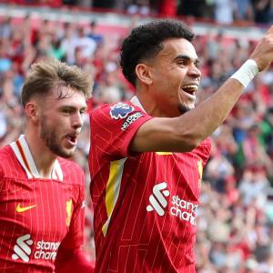 Luis Díaz en un partido con Liverpool.