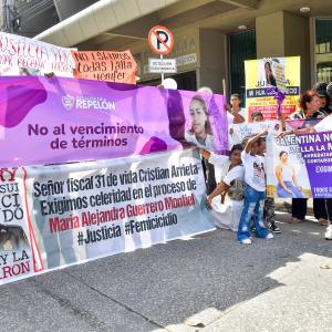 Plantón por mujeres en Barranquilla.