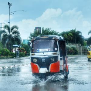 Motocarro transitando en Soledad.