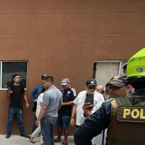 Policía en Alameda del Río.