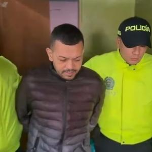 'El Costeño', siendo llevado por las autoridades.