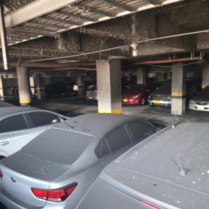 Así quedó el parqueadero del edificio