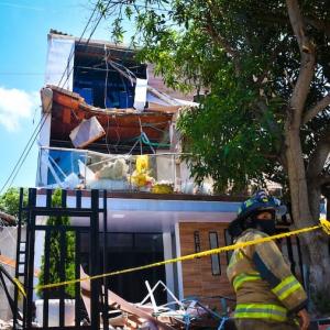 Casa desplomada en el barrio Olaya 