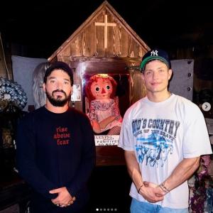 El comediante y actor Matt Rife compró la casa museo de los Warren para ser guardián de la muñeca Annabell