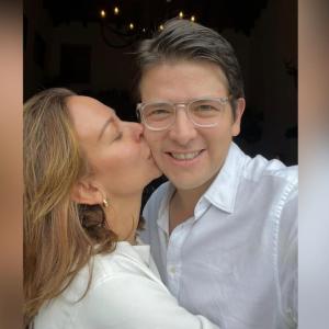 Miguel Uribe Turbay junto a su esposa María Claudia Tarazona.