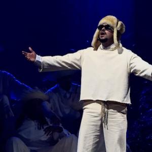 Se lesionó en pleno show