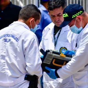 Unidades de la Sijín investigan en una escena del crimen en el sur de Barranquilla