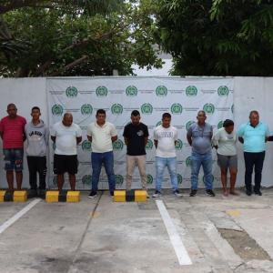 Los 11 presuntos integrantes del Clan del Golfo capturados en Soledad.