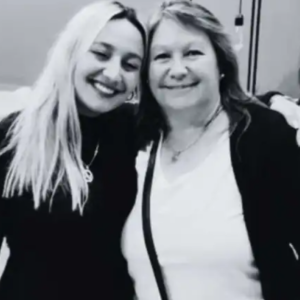  Adriana Miriam Velázquez, de 52 años, y su hija Mariana Belén Bustos, de 25