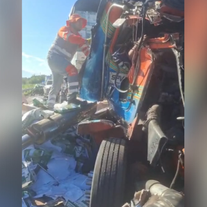 Así fue como quedaron los dos vehículos implicados en el siniestro vial.