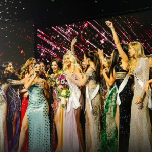 Ceremonia de elección y coronación Miss Universe 2025