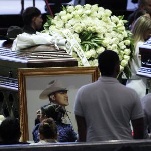 Homenaje a Yeison Jiménez en el Movistar Arena de Bogotá
