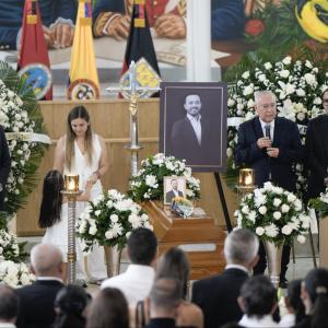 Despedida en Ocaña a Diógenes Quintero, fallecido en accidente aéreo.