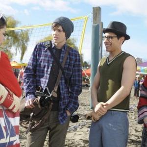 Sarah Hyland, Matt Prokop, Jimmy Bellinger, and David Del Rio en Geek Charming.