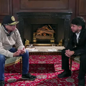 Stream de Westcol con Gustavo Petro.