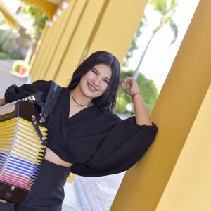 Reina Vallenata Loraine Lara