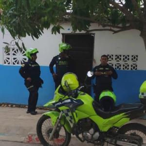 Policías en el sector de Cascajalito, en Sabanalarga.
