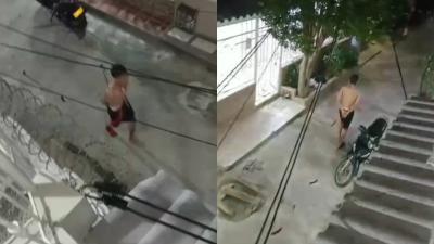 Momentos en que la víctima pedía ayuda a los vecinos de la zona.