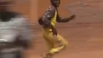 El niño se hizo viral luego de emprender una carrera tras el Papamóvil