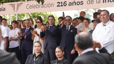 De la Espriella en desfile del 20 de Julio